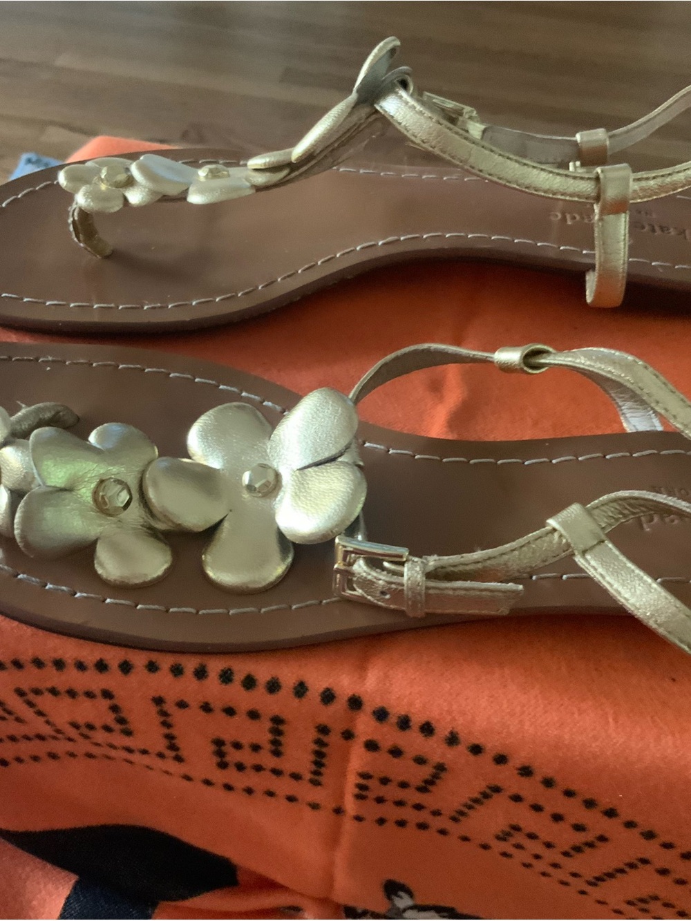 kate spade Metallic Gold Floral Leather Thong Sandals - Picture 4 of 5